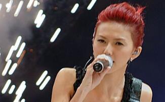 抖音天黑的时候是什么歌？