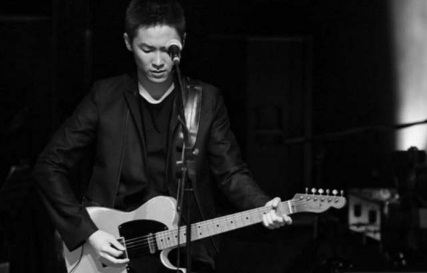 抖音你总是十分收敛保留着天真一点是什么歌