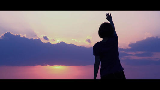 抖音长大以后我只能奔跑是什么歌