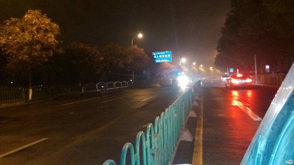 抖音天黑路滑这社会复杂是什么歌