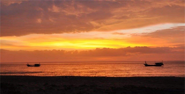 抖音山野万里你是藏在微风里的欢喜歌词在哪里