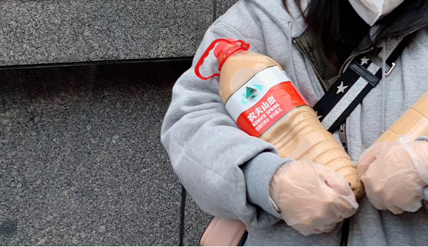 朋友圈秋天的第一杯奶茶来源是什么